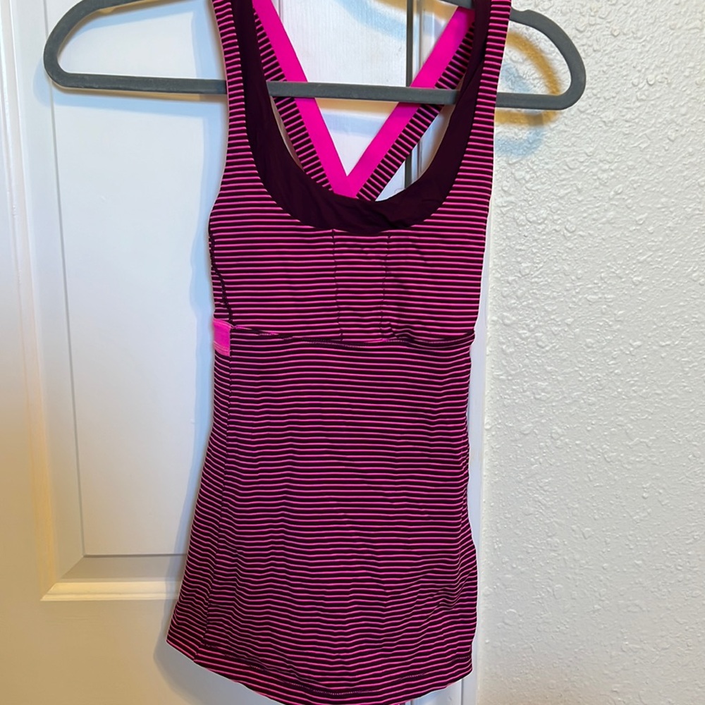 Lululemon tank top 4